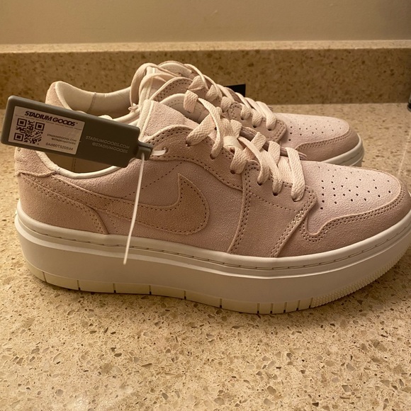 Nike dunk elevates coconut milk - Picture 3 of 3